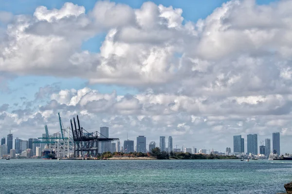 Miami přístav a centrum zobrazit panorama — Stock fotografie