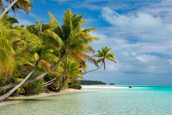 Aitutaki Polynesia Cook Island tropical paradise view — Stock Photo, Image
