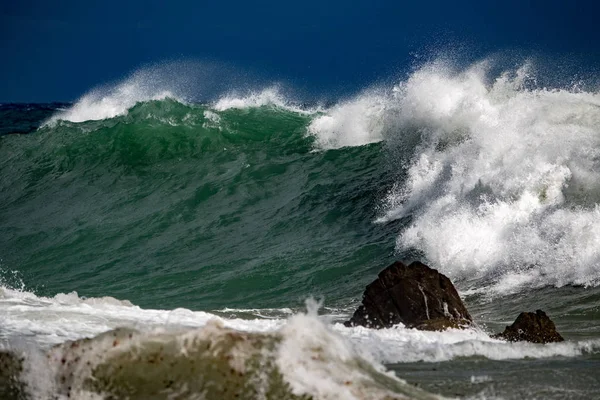 Tsunami tropikal kasırga denizde — Stok fotoğraf
