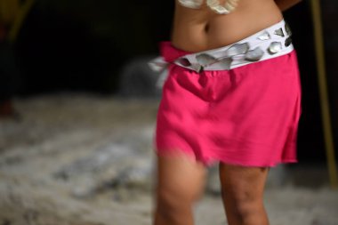 Polinezya dansçı hula hareket etkisi