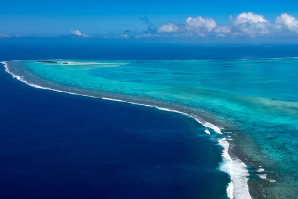 Aitutaki Polynesien Koch Insel Luftaufnahme aus dem Flugzeug — Stockfoto