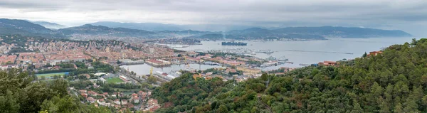 La Spezia città Italia vista aerea — Foto Stock