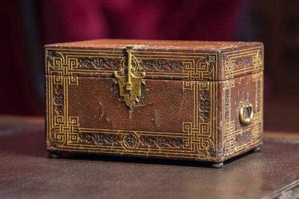 Old ancient secret casket on a desk — Stock Photo, Image