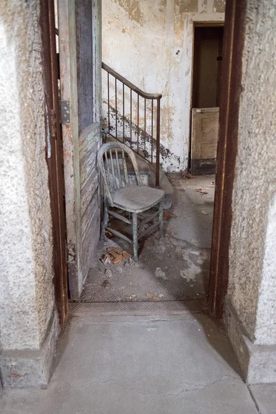 Ellis island abandoned psychiatric hospital interior rooms — Stock Photo, Image