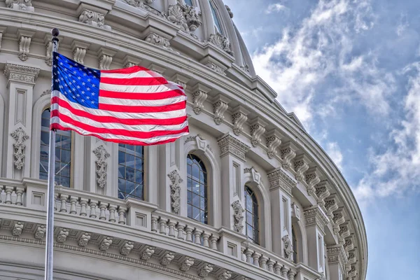 Washington DC Capitol view on cloudy sky — Stock Photo, Image