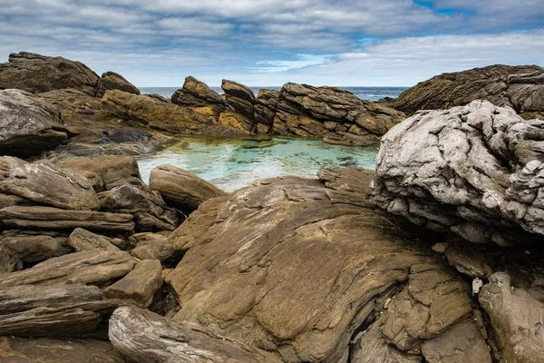 Vivonne bay kangaroo island landskap vulkaniska klipporna vid havet — Stockfoto
