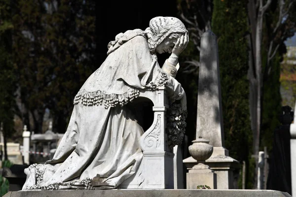 English Cemetery in Florence wonderful statues — Stock Photo, Image