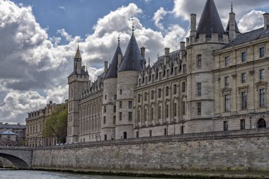 Paris Adalet Sarayı conciergerie bina