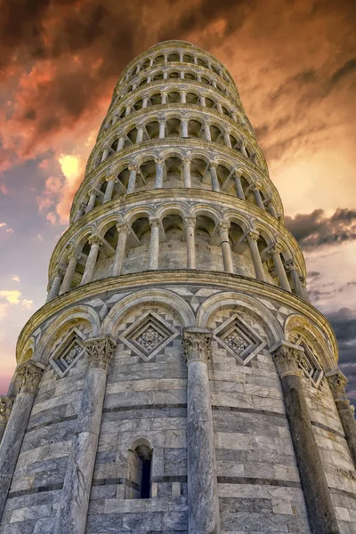 Pisa torre pendente primo piano dettaglio vista al tramonto — Foto Stock