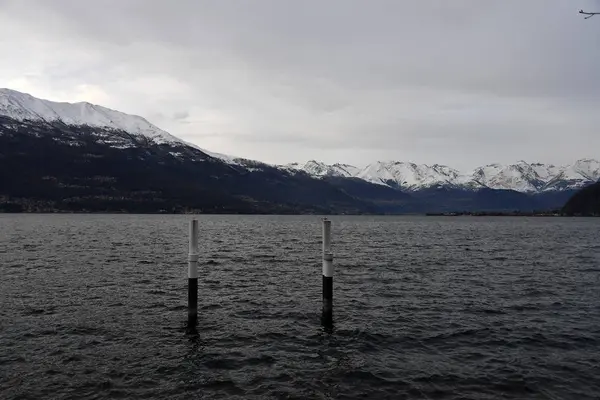 Bellano Comosjön på vintern — Stockfoto