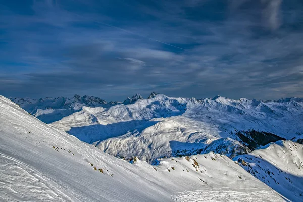 Skimekka Zwitserse Alpen bergpanorama in de winter — Stockfoto