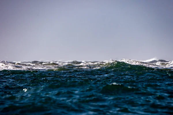 Okyanus büyük dalgalar deniz güneş glitter detay — Stok fotoğraf