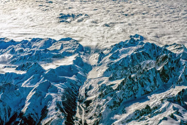 Alpen Luftaufnahme aus dem Flugzeug — Stockfoto