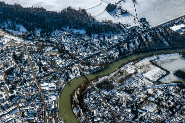 Rivier de Seine Parijs regio luchtfoto in de winter koud ijs en sneeuw — Stockfoto