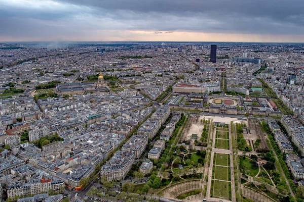 Paris vue de nuit depuis le tour eiffel — Photo