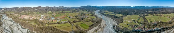 Borghetto di Borbera campo italiano aldeia vista aérea — Fotografia de Stock