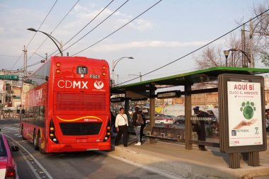 Mexico City, Meksika - 18 Mart 2018 - yeni Çift katlı alçak taban metr