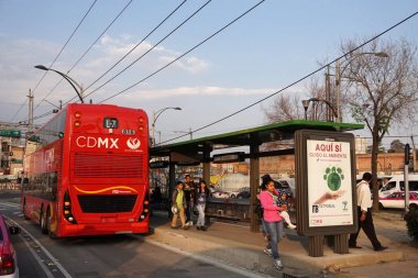 Mexico City, Meksika - 18 Mart 2018 - yeni Çift katlı alçak taban metr