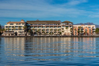 Loreto sahil panorama Baja California çöl renkli Manzaralı