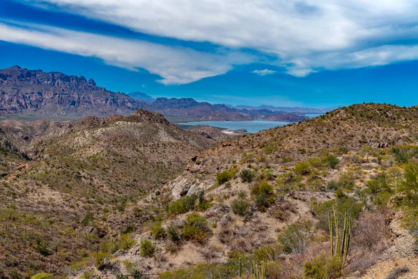Loreto panorama wybrzeża Baja California pustyni kolorowy pejzaż widok — Zdjęcie stockowe