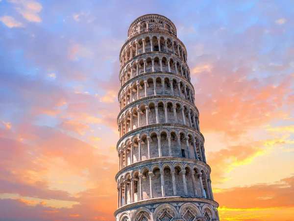 Pisa torre pendente primo piano dettaglio vista al tramonto — Foto Stock