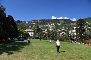 Genoa, İtalya - 27 Nisan 2017 - Euroflora dönmek için Cenova Nervi parklar benzersiz senaryoda 