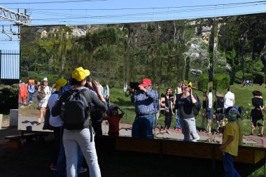 Genoa, İtalya - 27 Nisan 2017 - Euroflora dönmek için Cenova Nervi parklar benzersiz senaryoda 