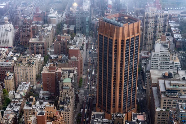 Nova Iorque Manhattan arranha-céus telhados e torre de água — Fotografia de Stock