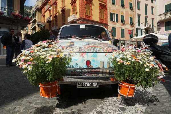 GENOA, ITÁLIA - 5 DE MAIO DE 2018 - A Euroflora regressa a Génova no cenário único dos parques Nervi — Fotografia de Stock