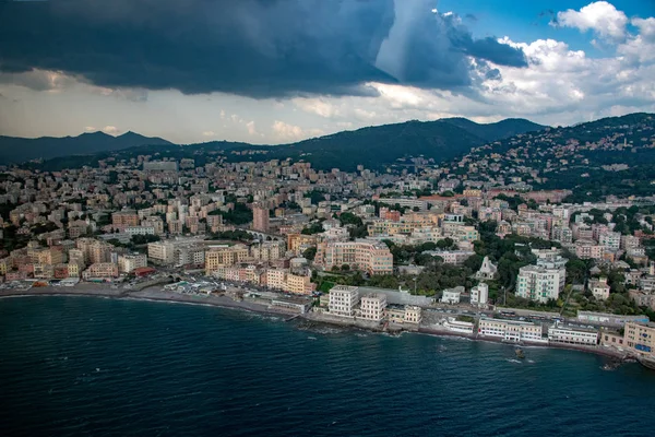 Genoa cidade vista aérea — Fotografia de Stock