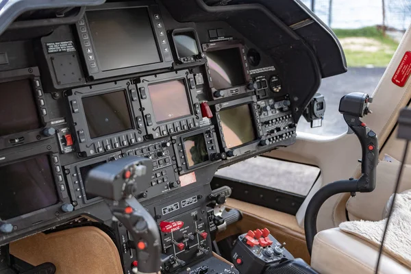 Helicóptero detalhe cockpit close up — Fotografia de Stock