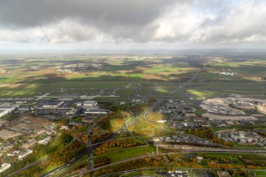 Paris, Fransa - 7 Kasım 2019 - Paris Havaalanı Cdg iniş ve yükleme kargo ve yolcu