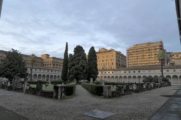 Bagno di Diocleziano a Roma chiostro michelangelo — Foto Stock