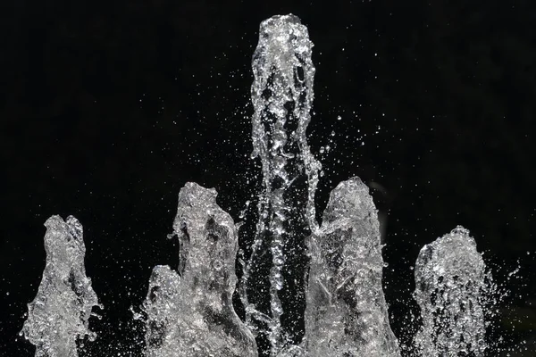 Fontana schizzi d'acqua dettaglio da vicino — Foto Stock