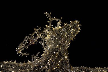 Noel Baba 'nın kızağı ışıktan yapılmış. 