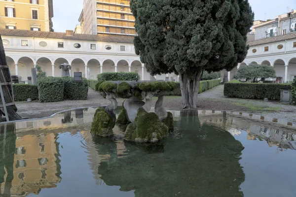 Bath of Diocletian in Rome michelangelo cloister — Stock Photo, Image