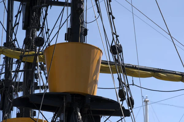旧帆船カラスの巣 — ストック写真