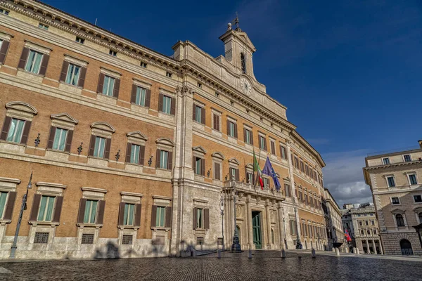 Parlamentsgebäude montecitorio palast in rom — Stockfoto