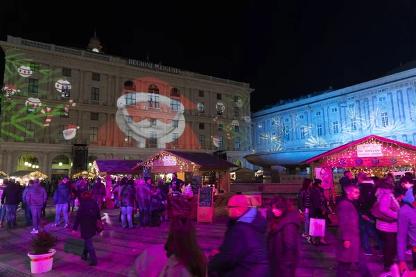 GENOA, ITÁLIA - 22 DE DEZEMBRO DE 2019 - Mercado tradicional de Natal em De Ferrari Place — Fotografia de Stock