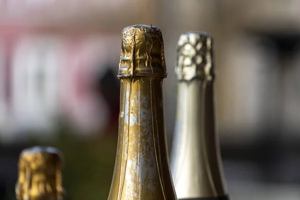 Champagne flaskor top detalj — Stockfoto