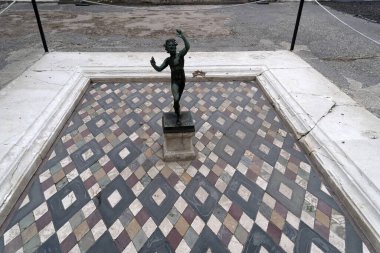 Pompei tabloları ve mozaiği mahvediyor