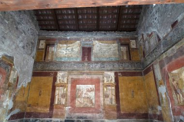 Pompei tabloları ve mozaiği mahvediyor