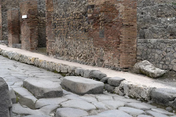 Pompei руины римской дорожки улица пешеходная прогулка — стоковое фото