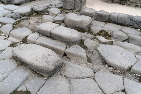 Pompeje ruiny rzymska ścieżka uliczna deptak — Zdjęcie stockowe