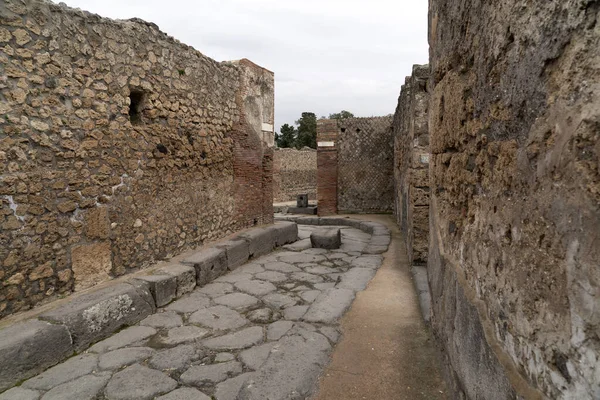 Pompei ερείπια ρωμαϊκό μονοπάτι πεζόδρομος πεζόδρομος — Φωτογραφία Αρχείου