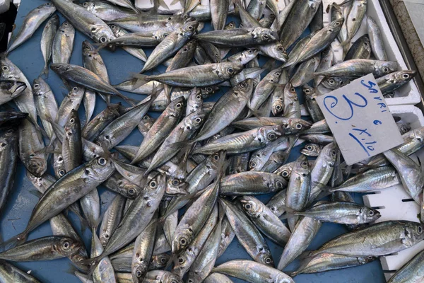 Nápoly utcai halpiac a spanyol kerületben — Stock Fotó