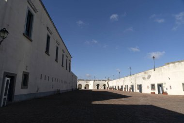 Napoli manzaralı Castel Saint Elmo