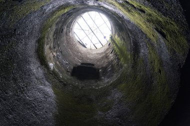 Ercolano, İtalya - 2 Şubat 2020 - Ercolano Herculaneum antik yeraltı araştırmaları kalıntıları