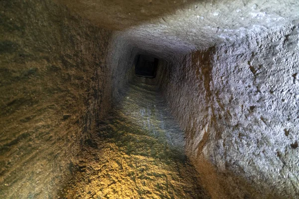 ERCOLANO, ITALY - FEBRUARY 2 2020 - Ercolano Herculaneum ancient ruins underground exploration — 스톡 사진