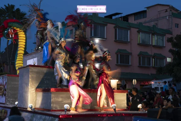 メキシコ 2020年2月22日 何千人もの人々 パレード 食べ物 ダンスを持つ伝統的なバハ カリフォルニア カーニバル — ストック写真